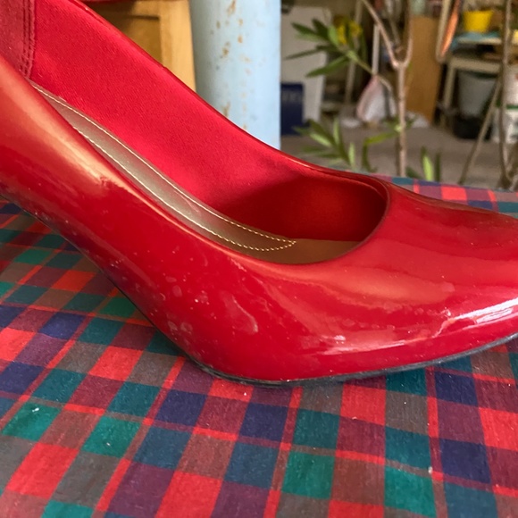 8.5 Red Comfort Plus High Heeled Shoes - Picture 10 of 11